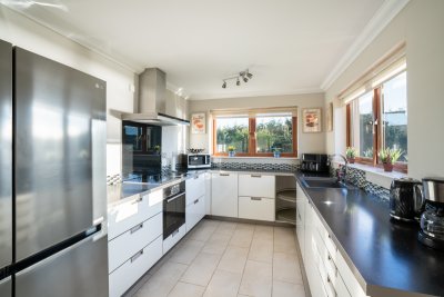 The spacious kitchen promises self-catering with ease