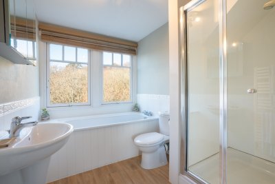 Beautifully appointed en-suite bathroom to one of the double bedrooms