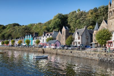 Visit the main town of Tobermory, a fifteen minute drive from the house