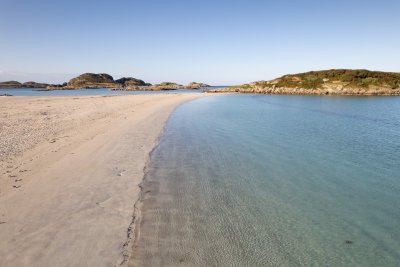 Beautiful shell-sand and pink granite outcrops