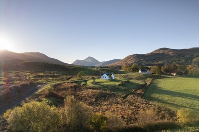 Cathy's Cottage, nestled beside working farm Pennygown on the edge of Glen Forsa