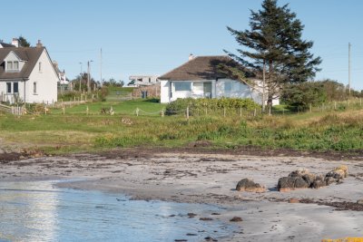 Tigh na Failte sits at the top of the beach