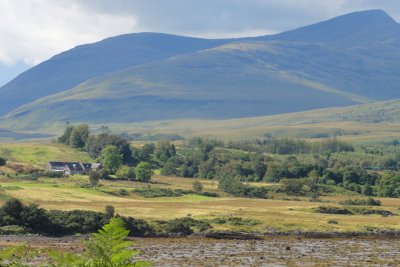 Kilpatrick and the mountain backdrop