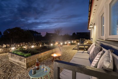 A cosy setting by day and night