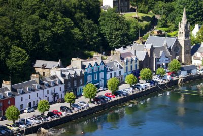 Picturesque harbour in Tobermory