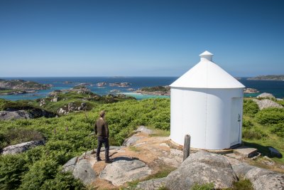 Walk across to the tidal Isle of Erraid for spectacular views