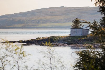 The wooden wildlife hide at Fishnish on Mull