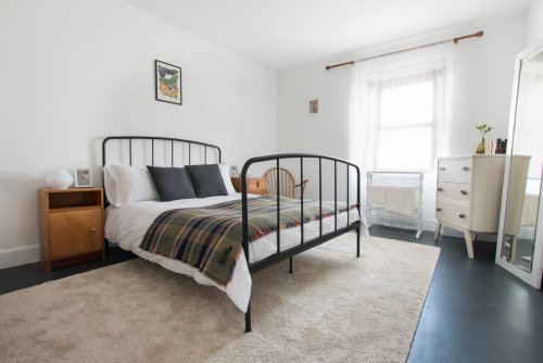 Double bedroom in 14 Victoria Street