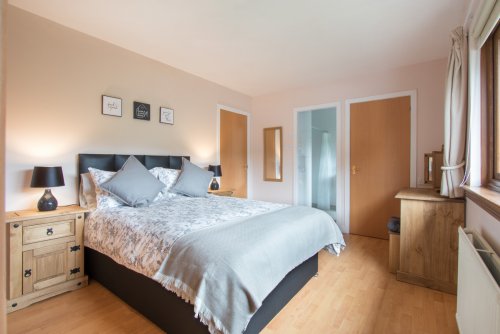 Master double ebsuite bedroom at Brackens
