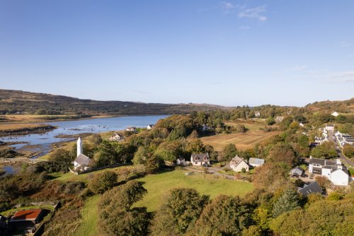 Corrieyairack's village location, with neighbouring cottage to the left and the Bellachroy Inn pub to the right