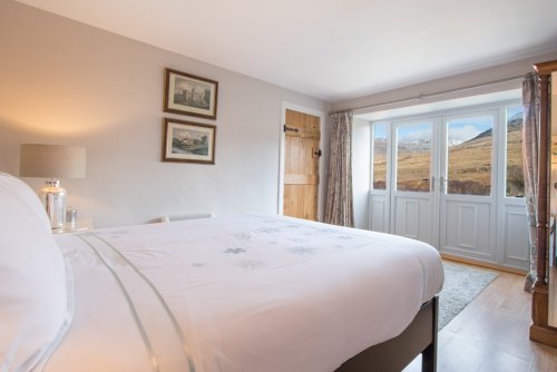 Double bedroom in Derryguaig Smiddy
