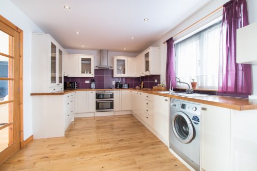 Fitted kitchen at Dragonsfly Rest