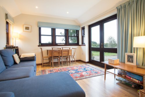 Sitting room room table and chairs