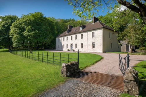 Arriving at Kilfinichen House after following the tree-lined driveway