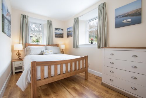 Cosy double bedroom in the cottage