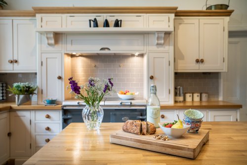 Make yourselves at home in the spacious and superbly appointed kitchen