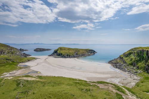 Discover glorious Ross of Mull beaches in the area
