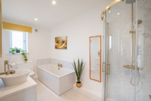 Indulge in a bubble bath at Rowan Tree Lodge
