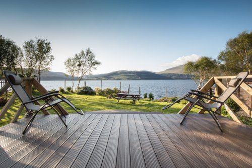 Decking with fabulous sea views, ideal for otter spotting!