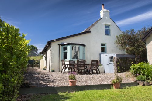 Ulva House Cottage setting and garden