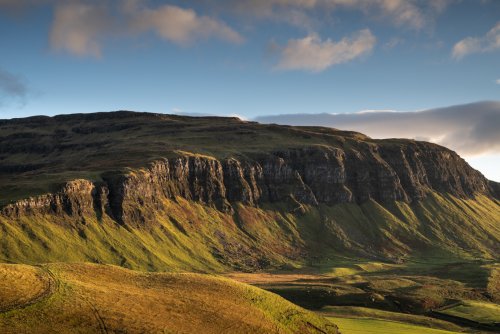 The setting of Balmeanach Farmhouse on the Ardmeanach peninsula