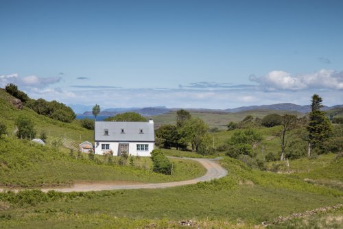 Cnoc a Deaghuinn setting