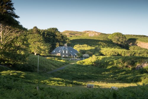 Kilninian Schoolhouse setting