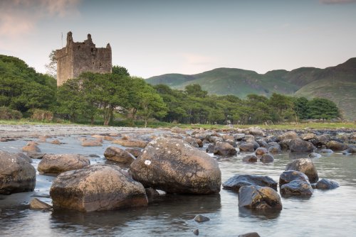 Discover the ruins of Moy Castle along the coastline here