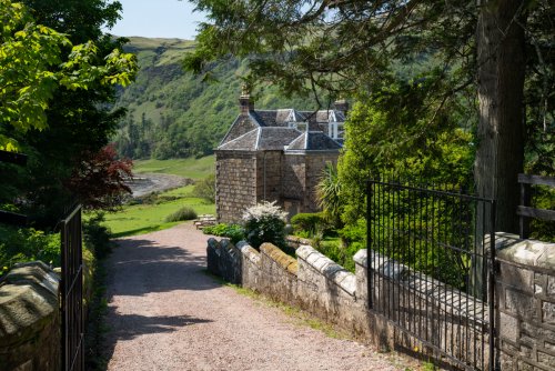 Arriving at Carsaig House 